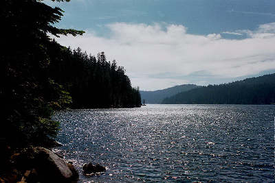 5_mile_hike_lake_view.jpg (20783 bytes)